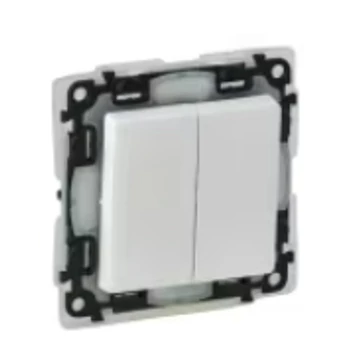 VALENA LIFE 106+6 KAPCSOLÓ FEHÉR  752158 IP44